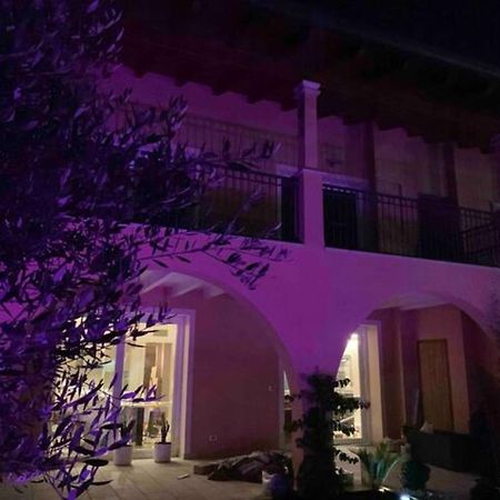 דסנזאנו דל גארדה Apartment Charme And Relax With Garden And Swimming Pool מראה חיצוני תמונה