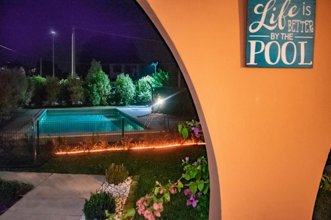 דסנזאנו דל גארדה Apartment Charme And Relax With Garden And Swimming Pool מראה חיצוני תמונה