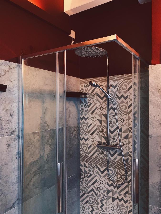דסנזאנו דל גארדה Apartment Charme And Relax With Garden And Swimming Pool מראה חיצוני תמונה