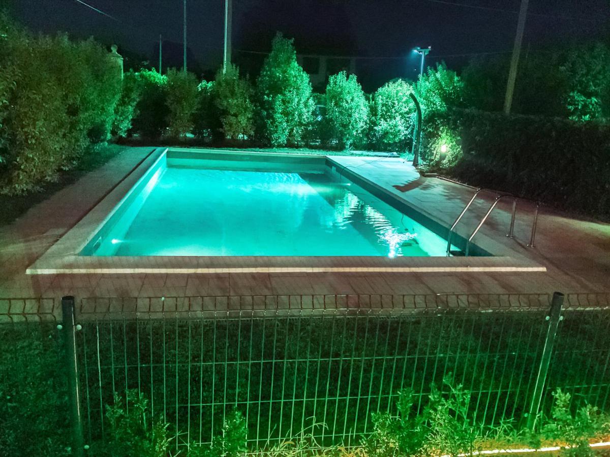 דסנזאנו דל גארדה Apartment Charme And Relax With Garden And Swimming Pool מראה חיצוני תמונה