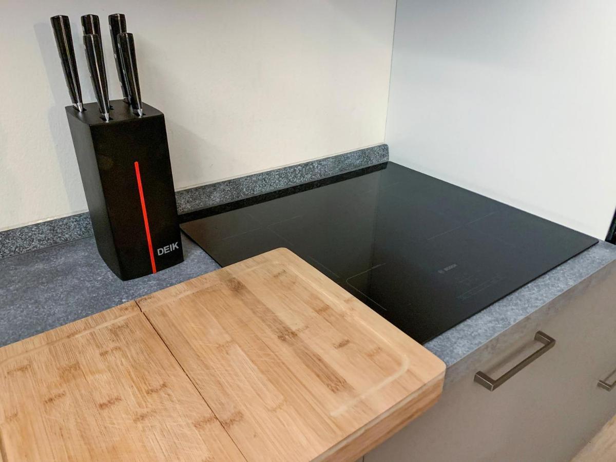 דסנזאנו דל גארדה Apartment Charme And Relax With Garden And Swimming Pool מראה חיצוני תמונה