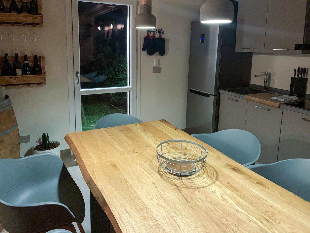 דסנזאנו דל גארדה Apartment Charme And Relax With Garden And Swimming Pool מראה חיצוני תמונה